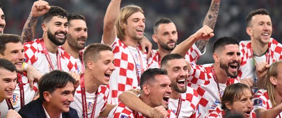 Hrvatska nogometna reprezentacija slavi broncu na SP-u Katru