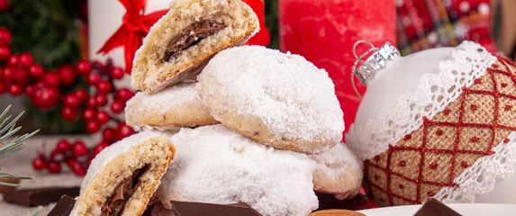 Čajni keksi punjeni Nutellom