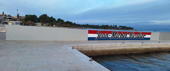 Uklonjen je dio murala u Supetru - 1