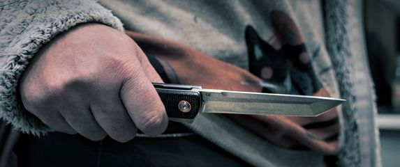 Ilustracija: napad nožem