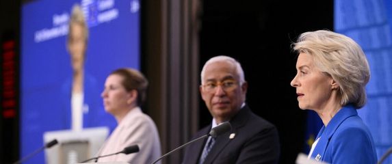 Predsjednica EK-a Ursula von der Leyen, predsjednik Europskog vijeća Antonio Costa i danska premijerka Mette Frederiksen