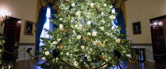 Jedno od božićnih drvaca u Bijeloj kući