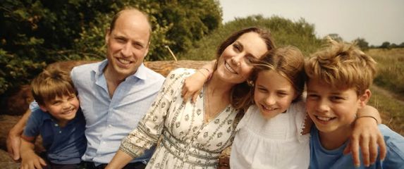 Božićne čestitke Williama i Kate - 4