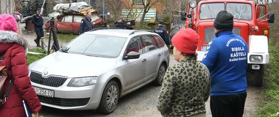 U Ivanovom Selu izgorio OPG - 1