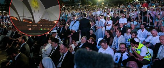 Australci odali počast ubijenima na plaži Bondi