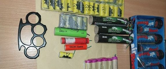 Oduzeta pirotehnika - 2