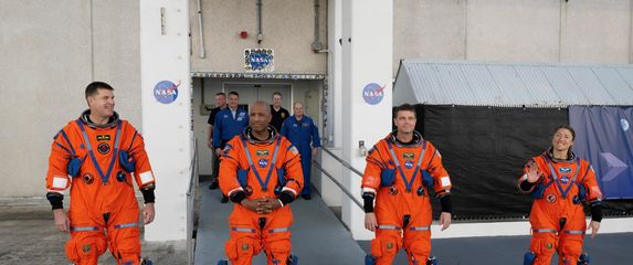 Jeremy Hansen, Victor Glover, Reid Wiseman i Christina Koch.