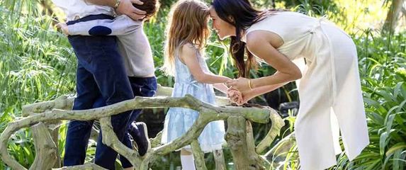 Blagdanska fotografija Meghan Markle i njezine obitelji