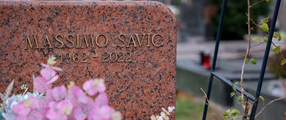 Grob Massima Savića - 6