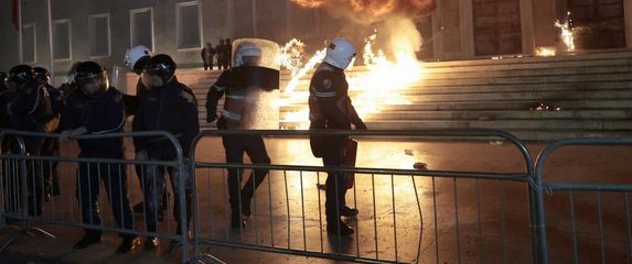 Prosvjed oporbe u Tirani