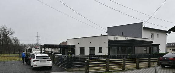 Na terasu obiteljske kuće u Sesvetama bačena eksplozivna naprava - 4