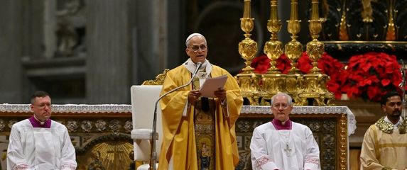 Papa Lav predvodio misu polnoćku