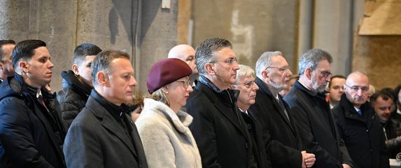 Gordan Jandroković i Andrej Plenković na božićnoj misi