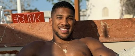 Anthony Joshua - 3