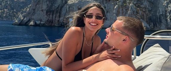 Julia Knežević, Gabriel Vidović