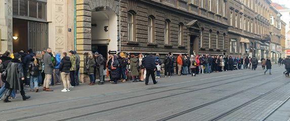 Red pred HNB-om iza 14 sati - 2