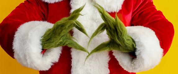 Grinch u kostimu Djeda Mraza