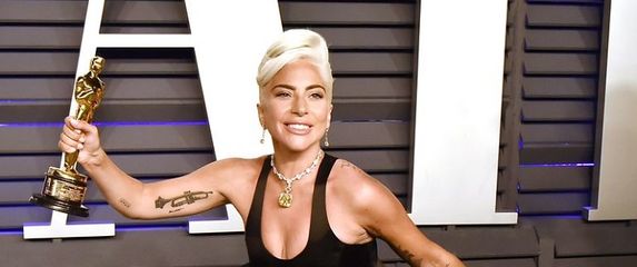 Lady Gaga (Zvijezda je rođena)