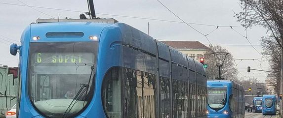 Zastoj tramvaja u Branimirovoj - 1