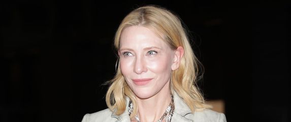 Cate Blanchett u traper odijelu Lutza Huellea - 4