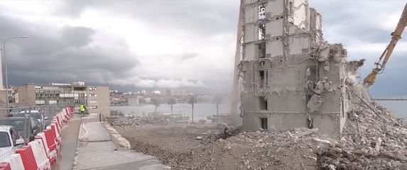 Rušenje hotela dio Splita zatrpalo u prašinu - 1