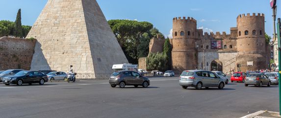 Cestijeva piramida u Rimu - 3