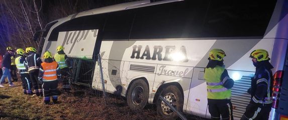 Prevrnuo se autobus na A1