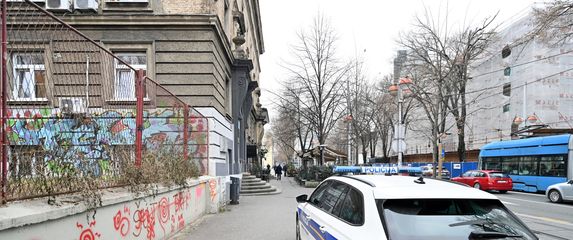 Obrtnička škola za osobne usluge evakuirana je zbog dojave o bombi - 1