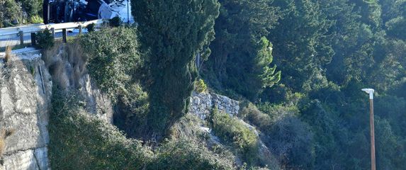 Stijena pala na vozilo na magistrali pored Dubrovnika - 4