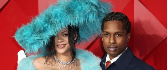 Reper ASAP Rocky i pjevačica Rihanna na crvenom tepihu