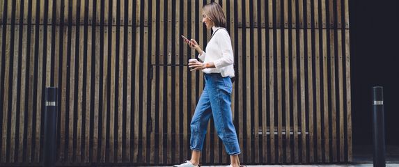 Slanje tekstualnih poruka, ilustracija