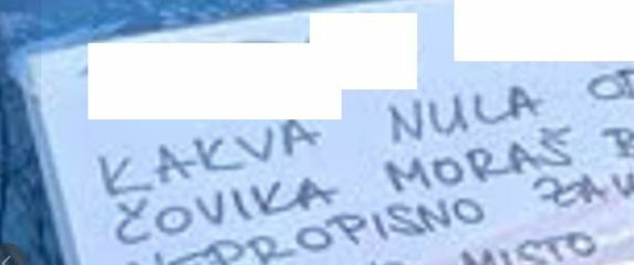 Poruka na automobilu