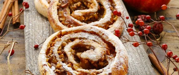 Rolice od jabuke i cimeta