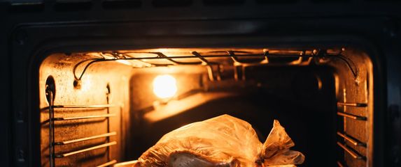 Uvijek pročitajte upute o održavanju određene posude prije korištenja