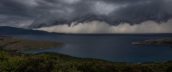 Nevrijeme kod Malog Lošinja