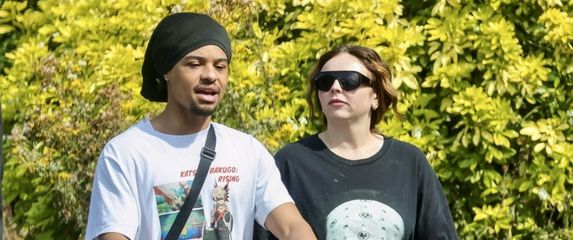 Jesy Nelson, Zion Foster