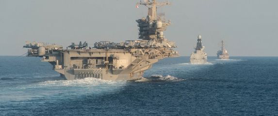 Nosač zrakoplova Abraham Lincoln