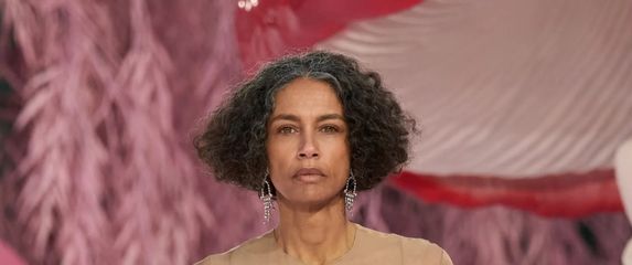 Stephanie Cavalli na reviji Chanel Métiers d’Art 2025/2026.