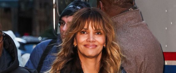 Halle Berry u kožnatom outfitu - 3