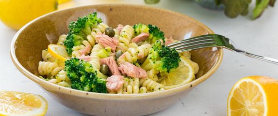 Tjestenina s tunom i brokulom