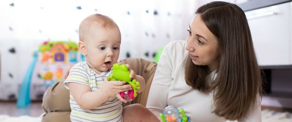 Prva godina bebina života puna je razvojnih miljokaza