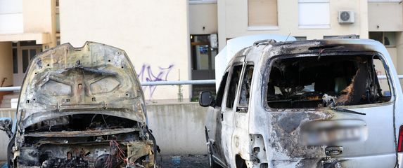 Izgorjela tri automobila u Splitu - 2