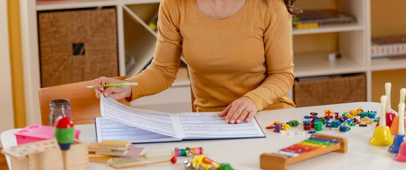 Kako se piše: odgojitelj ili odgajatelj