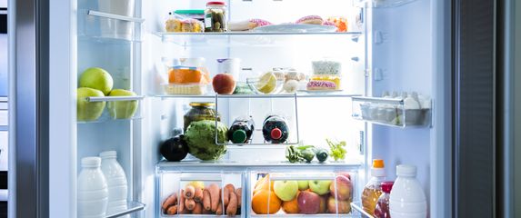 Prije čišćenja hladnjak je najbolje isprazniti i, ako je moguće, isključiti iz struje