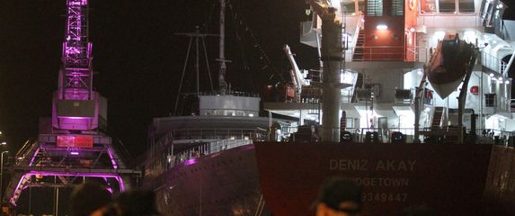 Rijeka: Teretni brod Deniz Akay udario je u brod Galeb