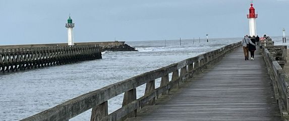 Staša Aras u Putničkoj klasi - 1