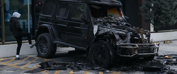 Izgoren automobil Bake Praseta - 6