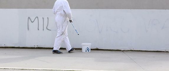 Uklanjanje uvredljivih grafita