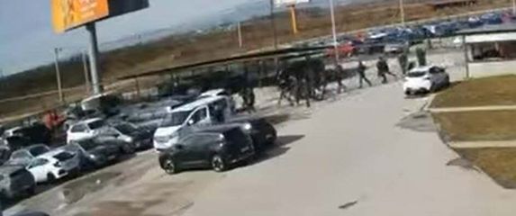 Torcida napada Armadu