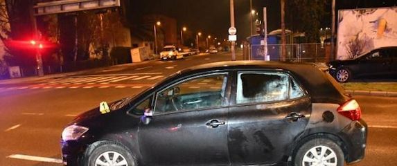 Divljao autom po Zagrebu pa se zabio u policijsko vozilo - 1